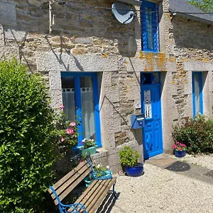 De La Motte Parent Hébergement de vacances Plouguenast-Langast